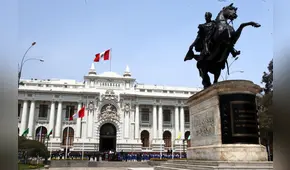 Congreso aprueba ley que cambia el nombre de Plaza Bolívar a Plaza de la Constitución