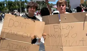 Adolescentes en Miami se viralizan con pancartas en protesta contra deportaciones en EEUU: "Estoy buscando novia" Adolescentes en Miami se viralizan con pancartas en protesta contra deportaciones en EEUU: "Estoy buscando novia"