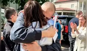 Bielorrusia libera a Sergei Tijanovski, líder opositor que desafió al presidente Lukashenko junto a otros 13 presos políticos