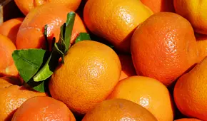 No vuelvas a tirar la cáscara de mandarina: los usos sorprendentes que puedes darle en casa