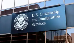 USCIS advierte por última vez a los inmigrantes en EEUU: deberán realizar este importante trámite para no ser deportados USCIS advierte por última vez a los inmigrantes en EEUU: deberán realizar este importante trámite para no ser deportados