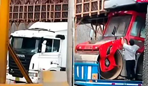 Camión queda atorado en puente Bajada de Baños, que estaba en mantenimiento, en Barranco