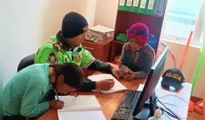 Suboficial de la PNP conmueve por ayudar niños con sus tareas en Huancavelica: “Vi en ellos a mi hijita”