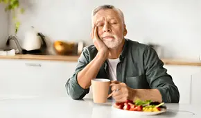 Científicos advierten que la hora en que desayuna podría reducir los años de vida de los humanos, según estudio