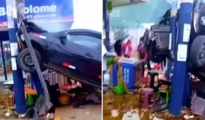 Aparatoso accidente en Los Olivos: auto se despista, choca contra poste y destruye puesto de comida ambulante