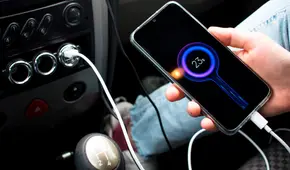 ¿Por qué no debes cargar tu teléfono en el puerto USB del auto? Esto puede ocurrirle a su batería