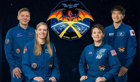 Una tripulación abandona la Estación Espacial Internacional con destino a la Tierra