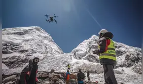 Tecnología al rescate del Everest: drones combaten la basura en la cima del mundo