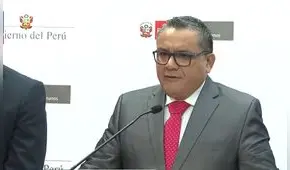 Juan José Santiváñez reaparece y evita pronunciarse por allanamientos en su contra