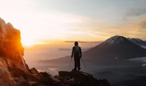 Récord histórico: joven peruano conquista tres volcanes en menos de 30 horas