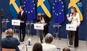 Elisabet Lann, ministra de Salud de Suecia, se desmayó en conferencia de prensa cuando era presentada al cargo