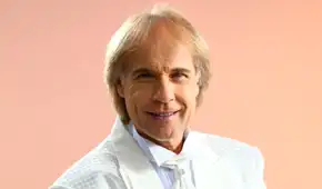 Richard Clayderman, el aclamado pianista francés, manda saludos a sus fans peruanos antes de su concierto en el Pentagonito Richard Clayderman, el aclamado pianista francés, manda saludos a sus fans peruanos antes de su concierto en el Pentagonito