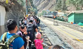 Turistas quedan varados en Machu Picchu tras nuevos bloqueos en la vía férrea
