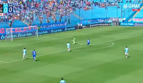 Sporting Cristal se salvó de milagro: delantero de Alianza Atlético mandó la pelota 2 veces al palo tras rematar sin arquero