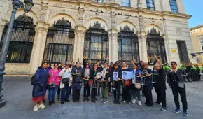 Familiares de víctimas exigen a Defensor del Pueblo retirar demanda que podría blindar Ley de Amnistía