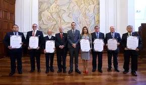 Congreso homenajeó en secreto a Flores Aráoz, Acuña, Olaechea, Urquizo y otros