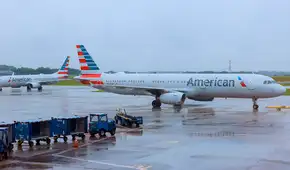 Encuentran a un hombre muerto en el tren de aterrizaje de un avión de American Airlines en Estados Unidos Encuentran a un hombre muerto en el tren de aterrizaje de un avión de American Airlines en Estados Unidos