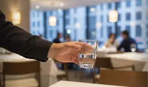 Nueva ley obligaría a restaurantes y supermercados del Perú a dar un litro de agua gratis a consumidores