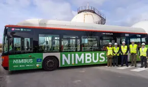 España revoluciona la movilidad sostenible con un experimento que convierte residuos humanos en combustible para autobuses