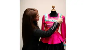 Exhibición "Genio y figura. De lo tradicional a lo estilizado en la marinera" en la Casa O´Higgins