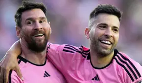 Lionel Messi hace llorar al fútbol con emotivo mensaje de despedida a Jordi Alba: "¿Ahora quién me va a dar los pases atrás?" Lionel Messi hace llorar al fútbol con emotivo mensaje de despedida a Jordi Alba: "¿Ahora quién me va a dar los pases atrás?"
