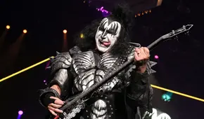 Gene Simmons, estrella del grupo Kiss, es hospitalizado de emergencia tras chocar contra un auto