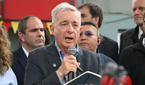Álvaro Uribe es absuelto de soborno a testigos: juez deja sin efecto condena de 12 años a expresidente de Colombia