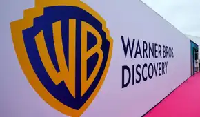 Warner Bros. estaría en venta y despierta el interés de gigantes del entretenimiento como Netflix y Apple