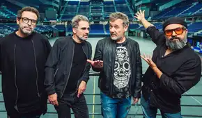 Julián Saldarriaga, guitarrista de Love of Lesbian, defiende su estilo musical: “Hay que ser fiel a uno mismo”