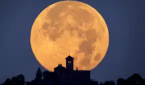 La superluna de noviembre: desde qué hora ver la luna llena más cercana a la Tierra y brillante de este año