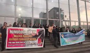 Fiscales provisionales y jueces supernumerarios protestan fuera de la Fiscalía: exigen igualdad salarial y convocan a vigilia nacional