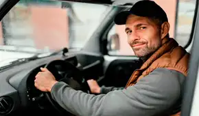 Nuevas reglas para placas de autos en Florida: Ron DeSantis impone estas medidas más estrictas para conductores