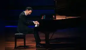 La emoción del piano: Emmanuel Despax y el “Concierto para piano n.º 1” de Brahms