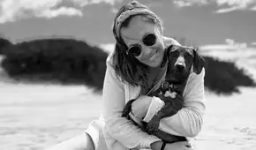 Periodista argentina muere a los 33 años tras caer por un acantilado mientras intentaba tomarse una foto