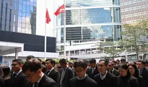 Hong Kong inicia tres días de duelo tras incendio que dejó al menos 128 muertos