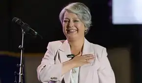 Jeannette Jara cierra campaña electoral por el balotaje en Chile con gran optimismo y la ovación de una enorme multitud