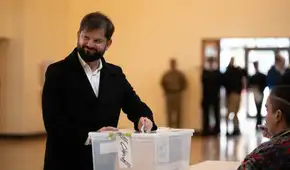 Gabriel Boric votó por última vez como presidente en las elecciones entre Jara y Kast: "Chile es solo uno"