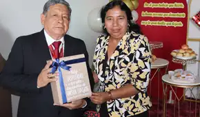 Ceremonia de despedida y cese por límite de edad del trabajador Roberto Bonilla