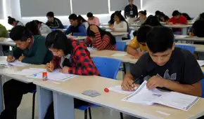 MEF y Minedu eluden citación del Congreso por crisis financiera de becas y aplazan lista de preseleccionados de Beca 18