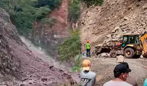 Carretera Oxapampa–Pozuzo permanece bloqueada por huaicos tras días de intensas lluvias en Pasco