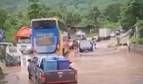 Huaico bloquea carretera Marginal y cientos de vehículos quedan varados en Junín