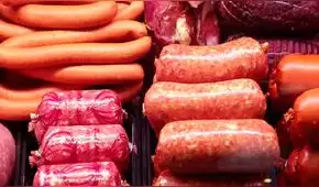 La OMS coloca a las carnes procesadas en la misma categoría de riesgo de cáncer que el tabaco