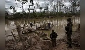 Dragas para extraer oro ilegal aumentaron de 140 en 2021 a 1.613 en 2025