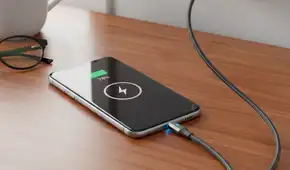 ¿Tu teléfono carga lento? Las principales razones si no encuentras fallas en el cargador o el móvil