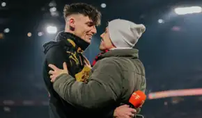 Frente a 50.000 personas: árbitro le propuso matrimonio a su novio en pleno partido de la Bundesliga