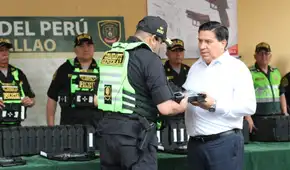 Ministro del Interior entregó 1.007 pistolas a la PNP compradas en proceso bajo investigación fiscal