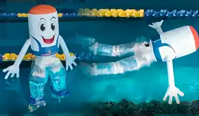 Investigadores chinos crean un robot humanoide capaz de volar, caminar sobre el agua y cambiar de forma: pesa como un gato