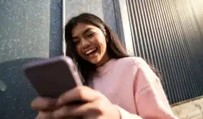 HONOR Magic8 Lite llega al Perú: resistencia con récord Guinness y una batería diseñada para durar días