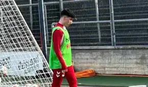 Felipe Chávez sufrió una hemorragia nasal: volante peruano tuvo accidentado entrenamiento en Colonia y tuvo que jugar con un tapón