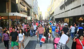 Pobreza y sueldos bajos persisten entre los cuatro principales problemas de los peruanos
